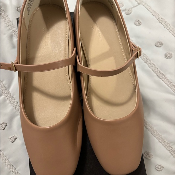 Banana Republic Factory Nude Mary Jane Flats - Picture 1 of 3